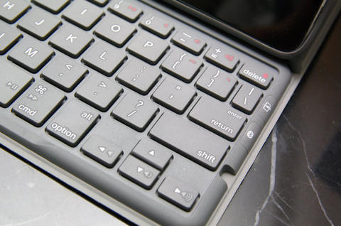 羅技 iDevice 專用藍牙鍵盤三連發，主打薄型與節能特性