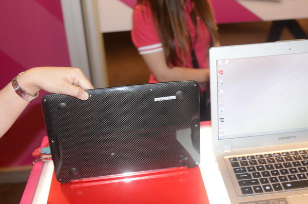 Computex 2012：技嘉X11，一款頗有特色的11.6吋輕薄筆電