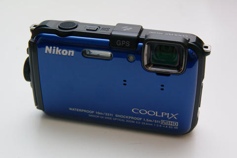 防水相機特別企劃：戴著手套一樣好操作的 Nikon Coolpix AW100
