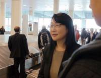 MWC 2014 ：轉機巧遇 HTC 董事長王雪紅，小聊關於 HTC 近期情況