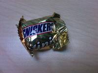 SNICKERS 中標