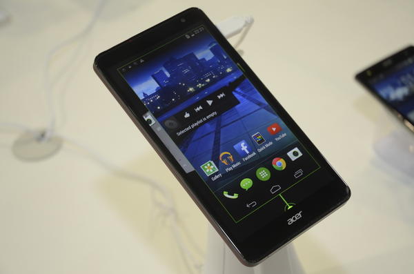 Computex 2014：Acer的手機怎麼了？鴨子划水仍有很不錯的進步，由低至高四款新機定位分明，就看市場買不買單了