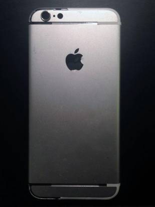 iPhone 6 機背醜陋的線是甚麼? 新相拆開看清楚