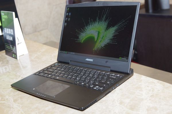 Computex 2014 ：AORUS 發表第二款電競筆電 X3 ，重量僅 1.87 公斤並搭載 GTX 870M 與 QHD+ 螢幕