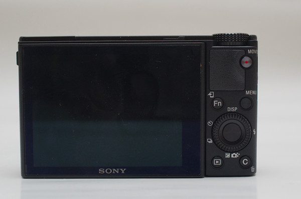 在相同的尺寸下繼續挑戰機構工程極限， Sony RX100 III 動手玩