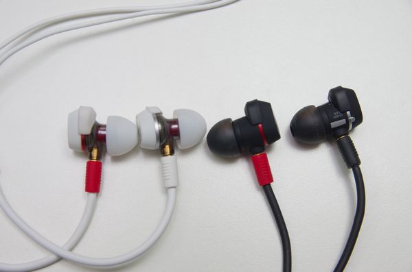 電音 DJ 監聽耳機不再只有耳罩耳機， Pioneer 針對專業 DJ 監聽的耳道耳機 DJE-1500 、 DJE-2000 動手玩