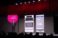 CES 2014 ： LG 與 Line 合作發表 HomeChat ，將物聯網與家庭自動化的人機溝通變得像聊天一樣