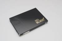 將 SSD 與 HDD 融為一體的組合式硬碟， WD Black 2 動手玩