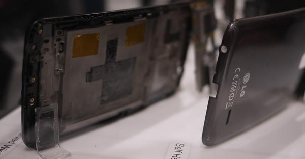 LG 於 G3 發表會韓國場次確認會在 2014 年內推出 G Flex 2 與 Vu 4 兩款機種
