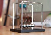 牛頓球 慣性原理擺動球 冷酷黑 大尺寸