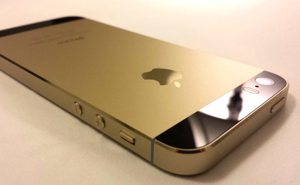 不喜歡金色版iPhone 5s配白色? 也有黑配金色版 [圖庫]