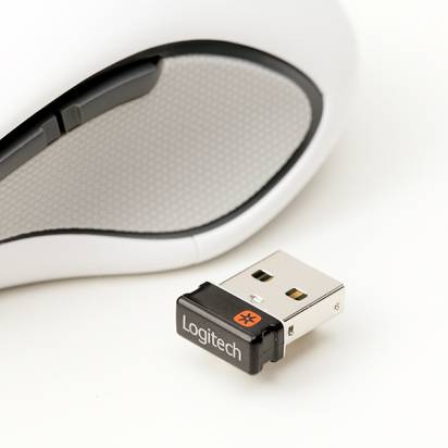 《3C見學記》Logitech M560無線滑鼠之無限制開箱