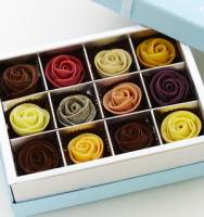 12入藏愛玫瑰巧克力禮盒