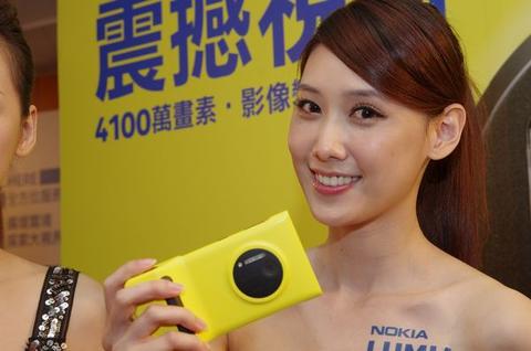 搭載 41MP 相機的 Nokia 1020 在台推出，建議售價 24,900 首波加贈電池把手