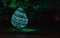 超大金屬鏤空蛋雕，夜晚最奇幻的裝置藝術