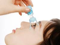 i-drop支撐架幫你將眼藥水好好的瞄準眼球