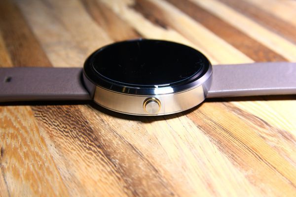 「開箱」簡約低調的華麗——Moto 360 圓錶面Smart Watch