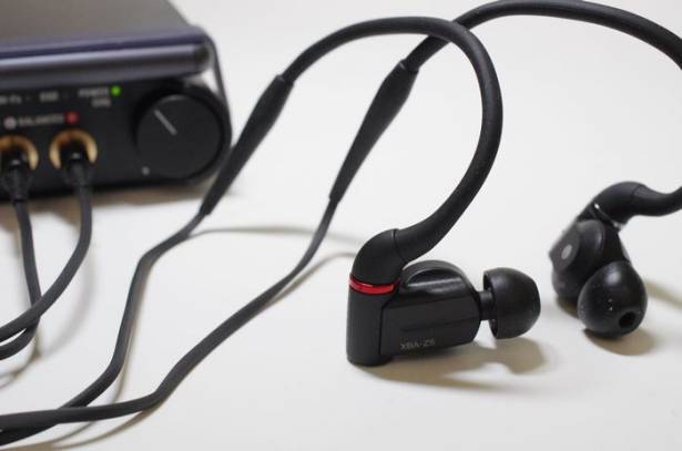 回歸監聽本位的圈鐵混合新旗艦， Sony XBA-Z5 耳道式耳機動手玩