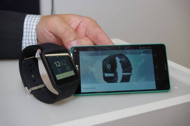 Sony 第三世代智慧穿戴設備今日在台發表， SmartBand Talk 、 SmartWatch 3