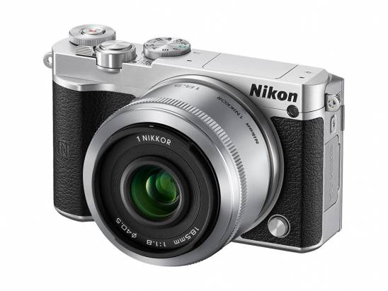 LCD 可上翻自拍的 Nikon 1 J5 採復古設計外觀登場