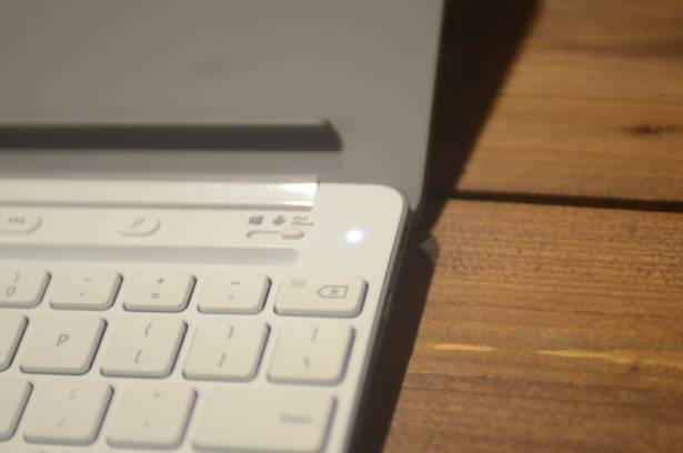 微軟專為三平台打造的周邊跨界新作品： Universal Mobile Keyboard 行動鍵盤