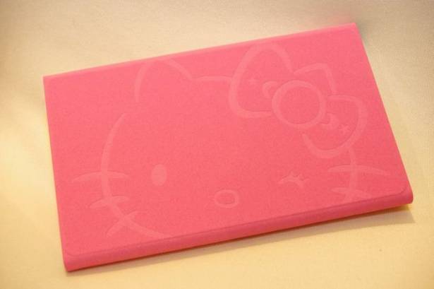 甜蜜 Kitty 夢幻結合，捷元推出 GenPad 8 Hello Kitty 限定版 Windows 8 平板