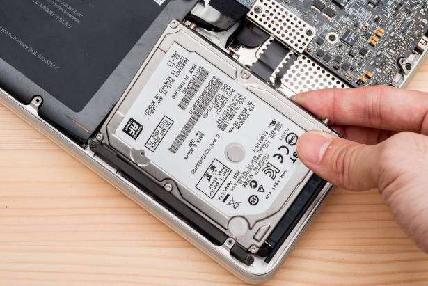 [蘋果急診室] SSD 太小硬碟又太慢！MacBook Pro 輕鬆升級雙硬碟解決「速度容量不兩全」難題！