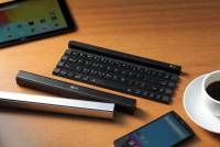 LG 發表可捲成柱狀的行動鍵盤 POCKETS