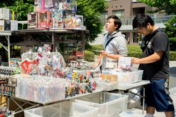 [面白日本] 秋葉原跳蚤市場二手公仔價格瘋砍！東京旅遊日期中了就衝一發吧～