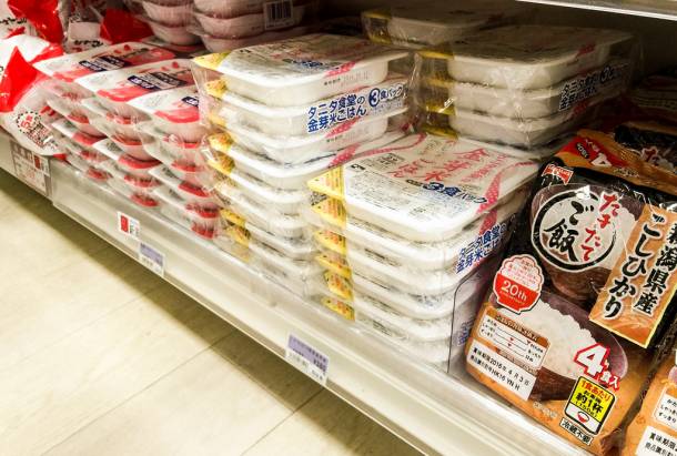 [面白日本] 颱風天家裡有這些的話絕對很有聊！咖哩即食包大閱兵！