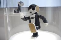 CEATEC Japan 2015 : Robi 兼差打工的 RoBoHon 未來電話動眼看