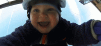 GoPro 的殺手級「應用」，綁在萌小孩的頭上！