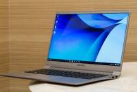 CES 2016：大螢幕輕便筆電時代來臨 Samsung 推出 15 吋 1.29 公斤重 Notebook 9