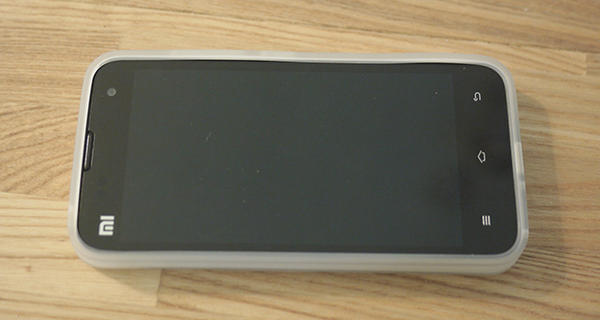 這裡有五色的小米半透明手機殼 價格合理而且質感細節有做出來
