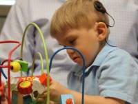 [科技新報]腦幹植入晶片，三歲失聰兒重獲聽覺