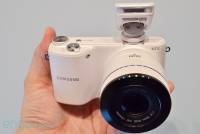 Samsung NX2000 台灣發表動手玩：行動觸控操作掛帥，簡化的實體按鈕操作體驗