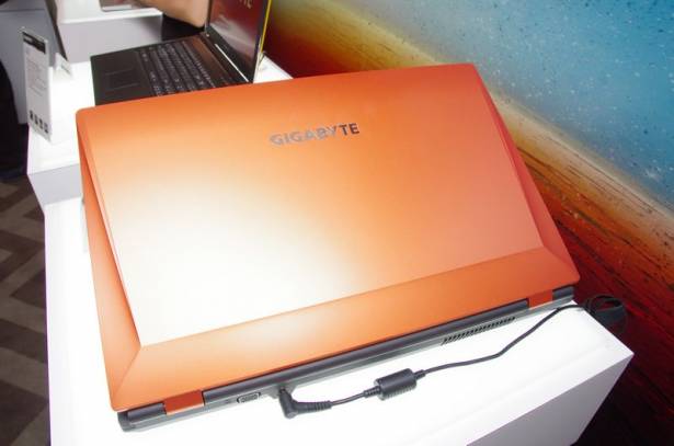 技嘉搶在 Computex 前展出重點筆電產品，主打僅 2.1 公分電競機種 P35K