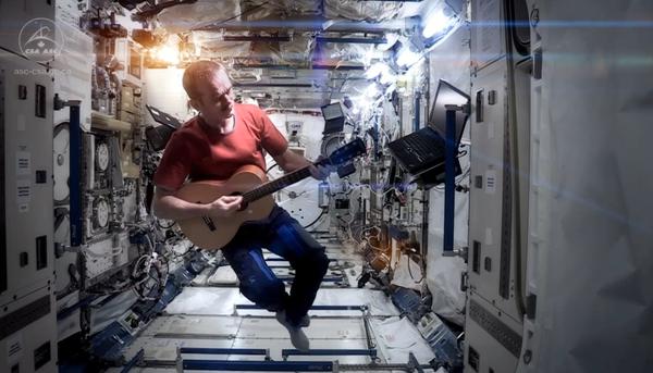 史上第一支在太空上錄製的MV：翻唱Space Oddity