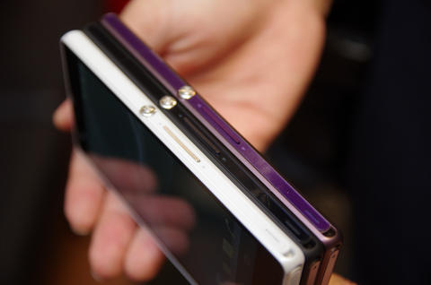 Galaxy S4與HTC New One、Xperia Z、iPhone5超級比一比